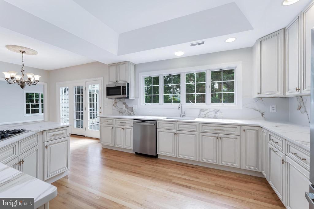 9395 WOLF TRAP CREEK COURT
