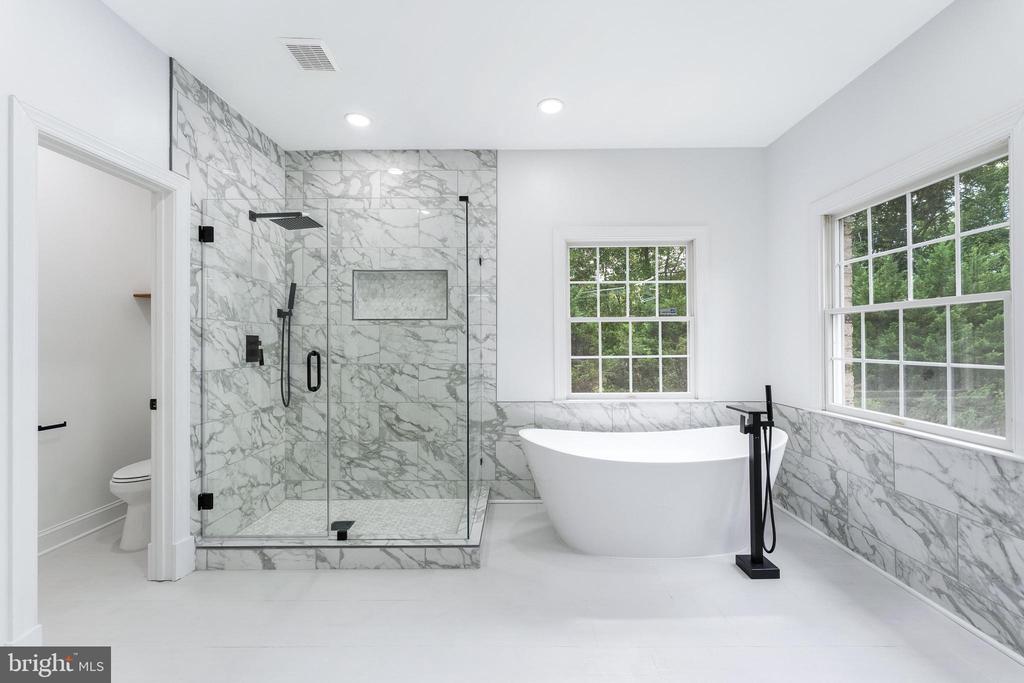 9395 WOLF TRAP CREEK COURT