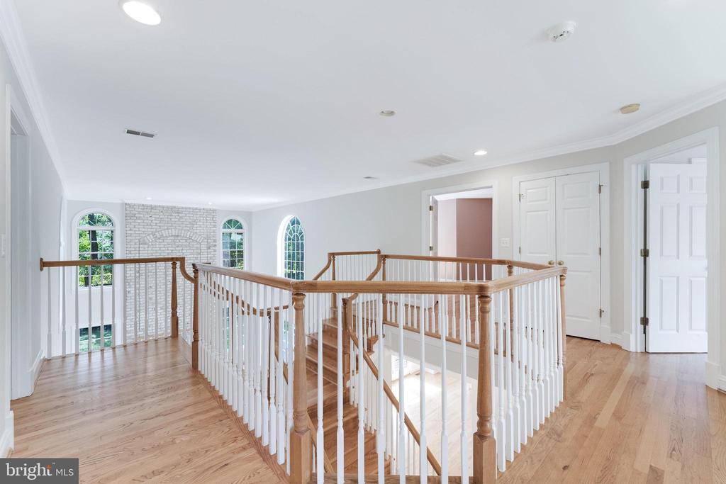 9395 WOLF TRAP CREEK COURT