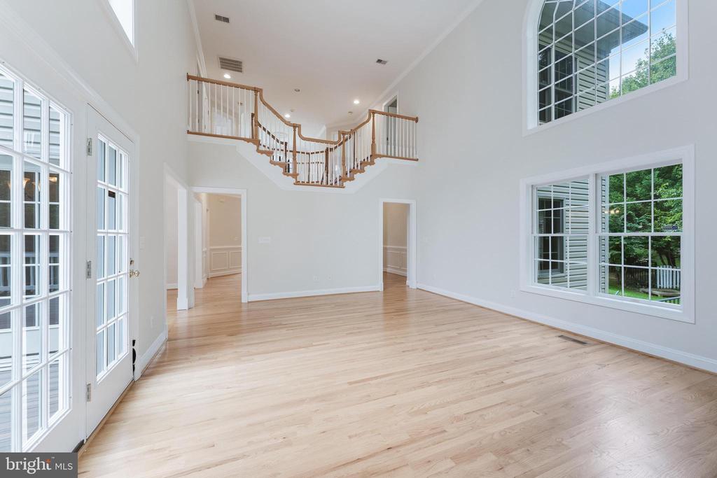 9395 WOLF TRAP CREEK COURT