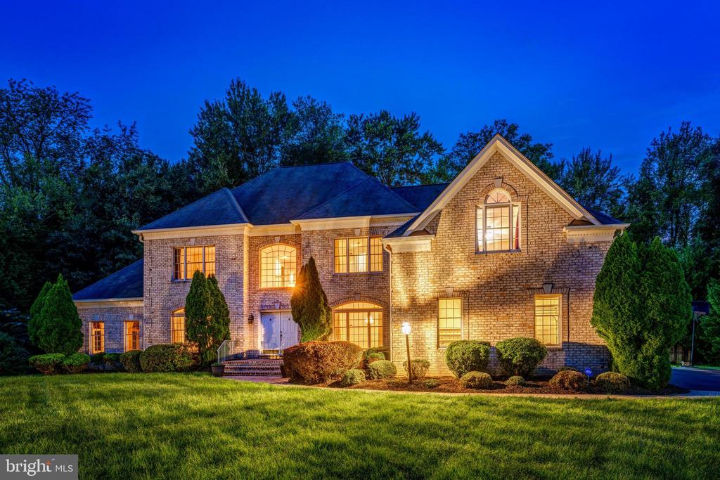 9395 WOLF TRAP CREEK COURT