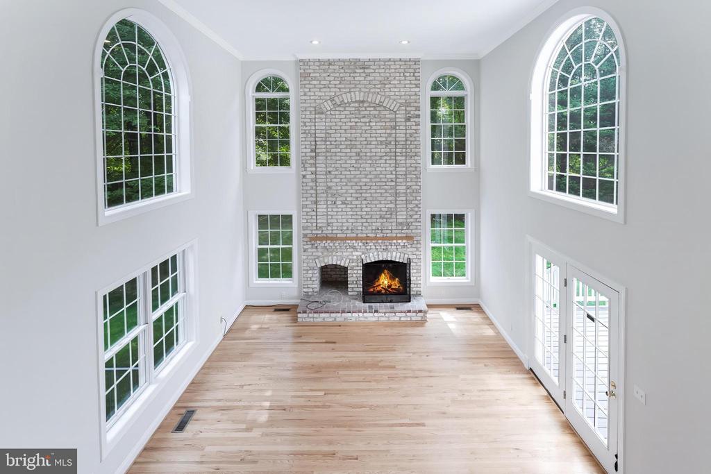 9395 WOLF TRAP CREEK COURT