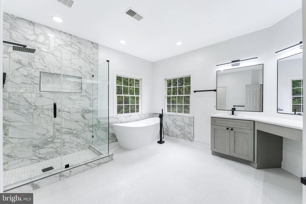 9395 WOLF TRAP CREEK COURT