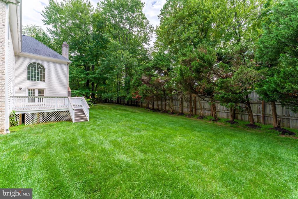 9395 WOLF TRAP CREEK COURT