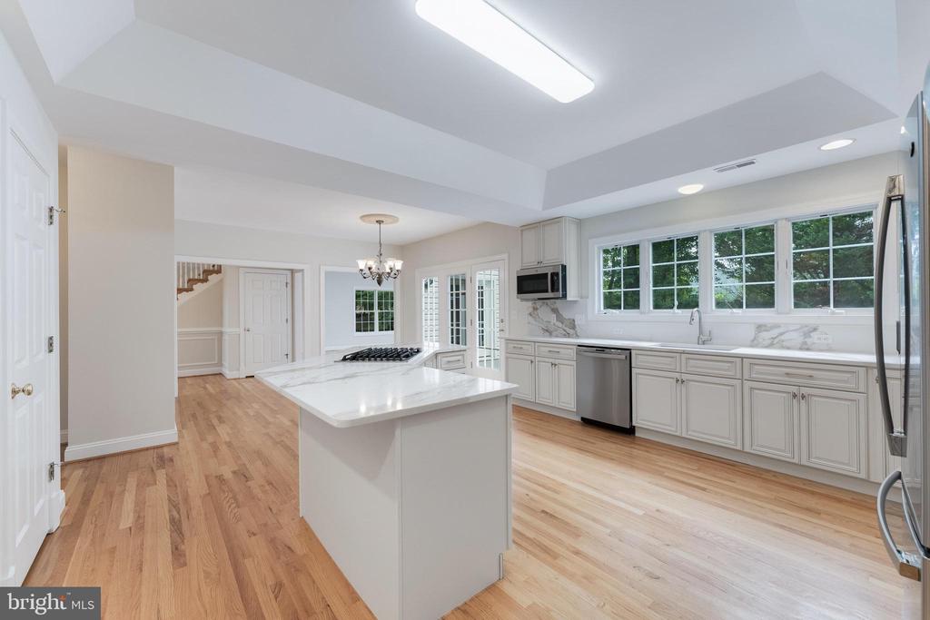 9395 WOLF TRAP CREEK COURT