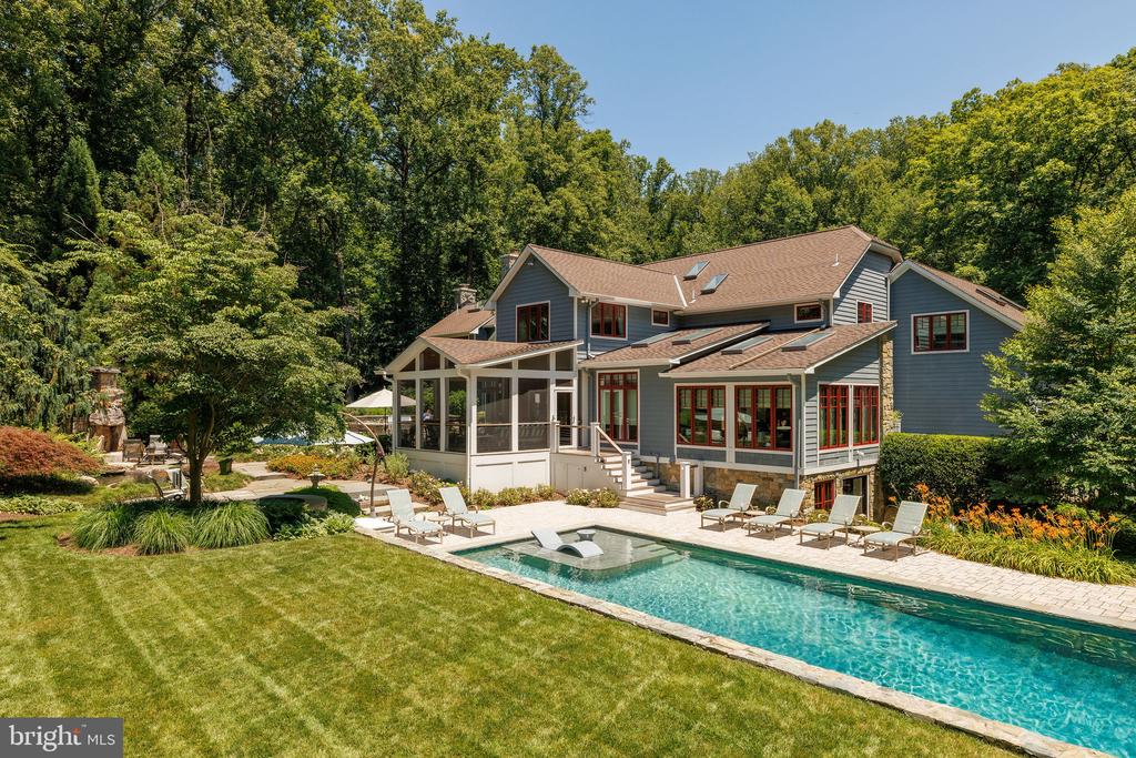 927 HICKORY RUN LANE