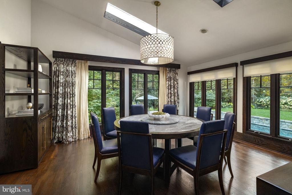 927 HICKORY RUN LANE