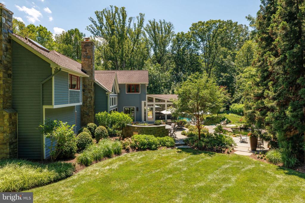 927 HICKORY RUN LANE