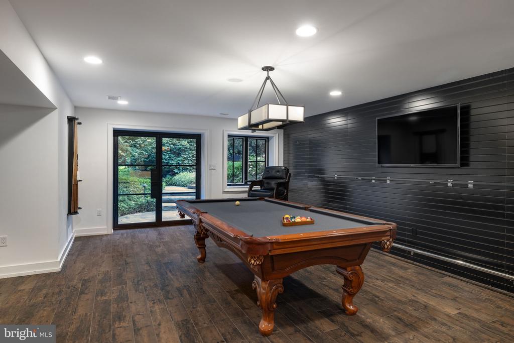 927 HICKORY RUN LANE