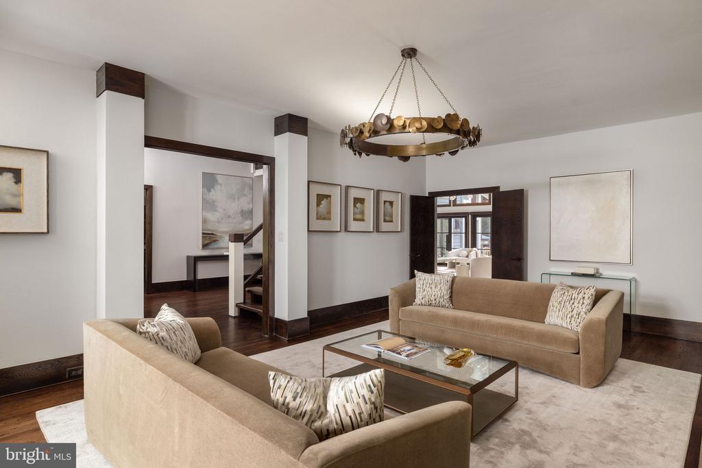 927 HICKORY RUN LANE