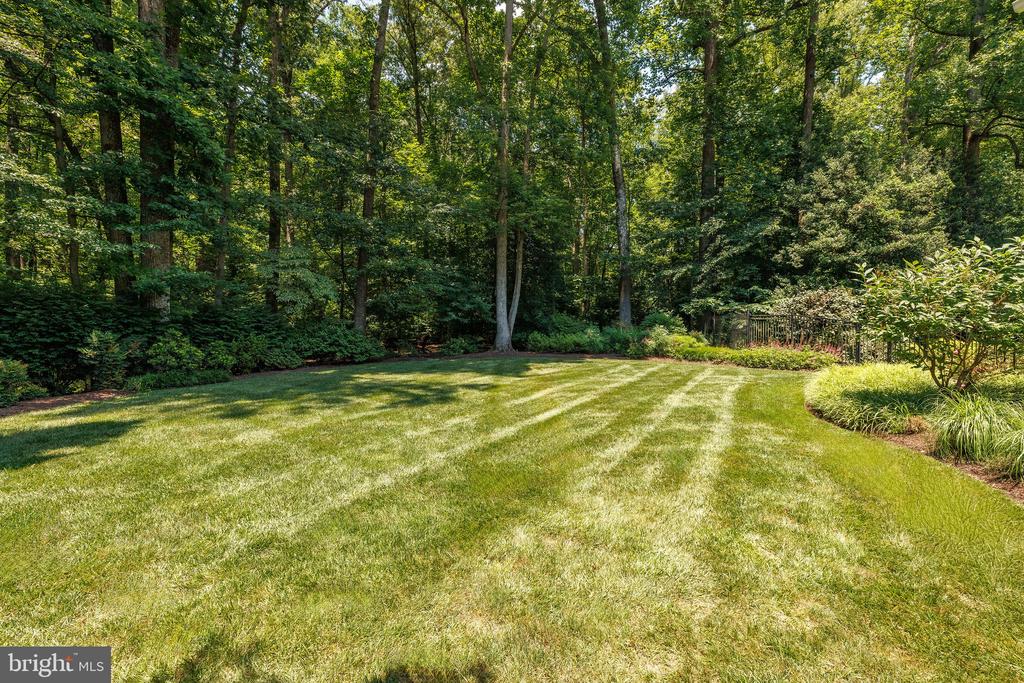 927 HICKORY RUN LANE