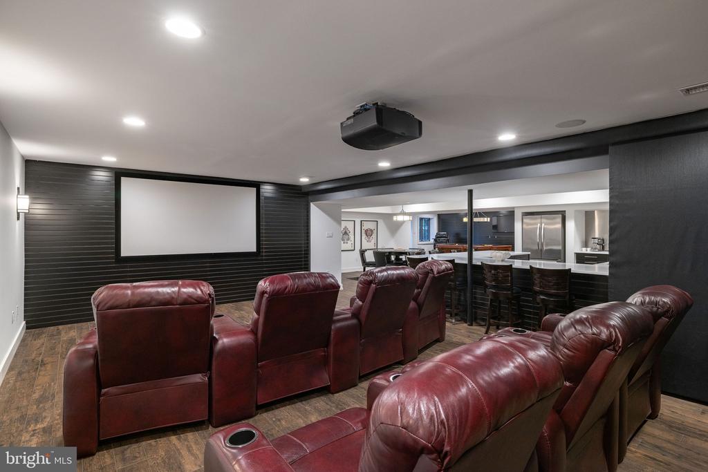 927 HICKORY RUN LANE