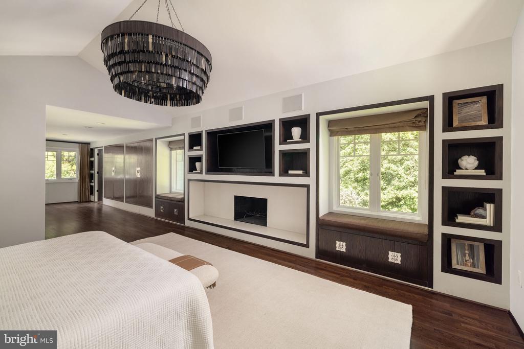 927 HICKORY RUN LANE