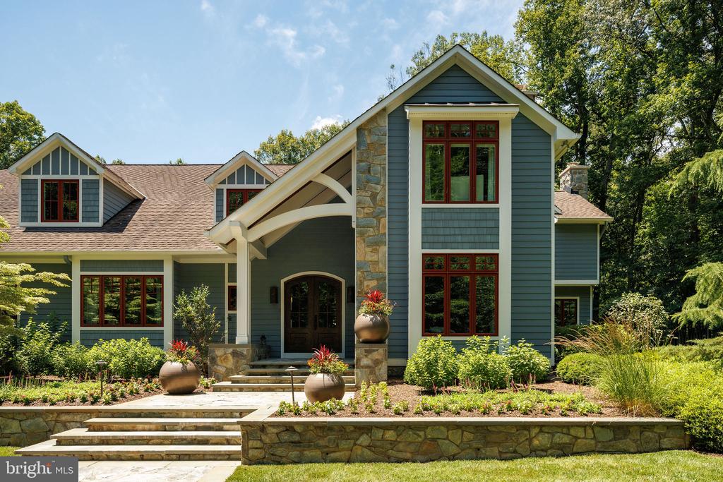 927 HICKORY RUN LANE