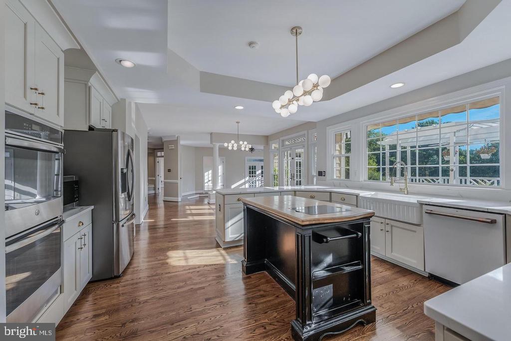 615 NALLS FARM WAY
