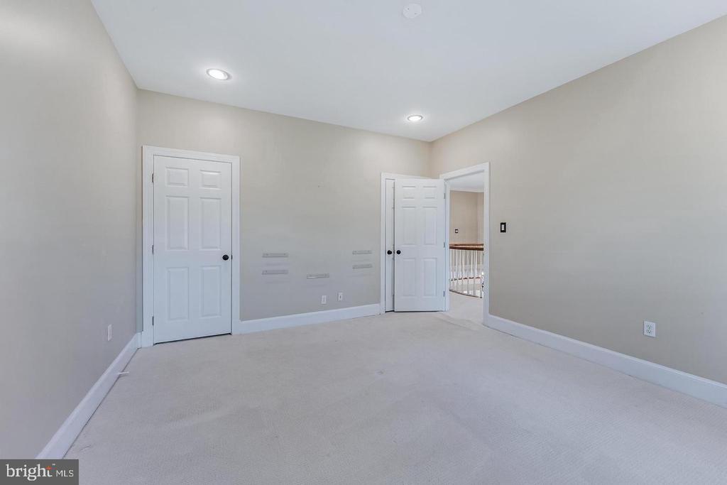 615 NALLS FARM WAY