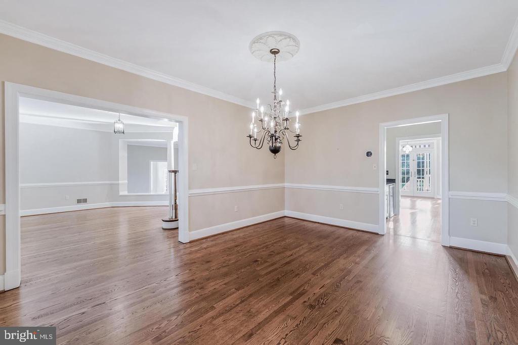 615 NALLS FARM WAY