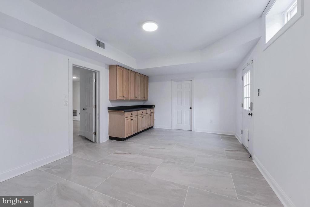 615 NALLS FARM WAY