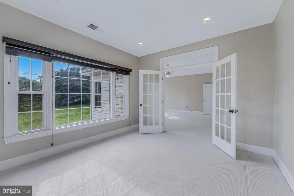615 NALLS FARM WAY