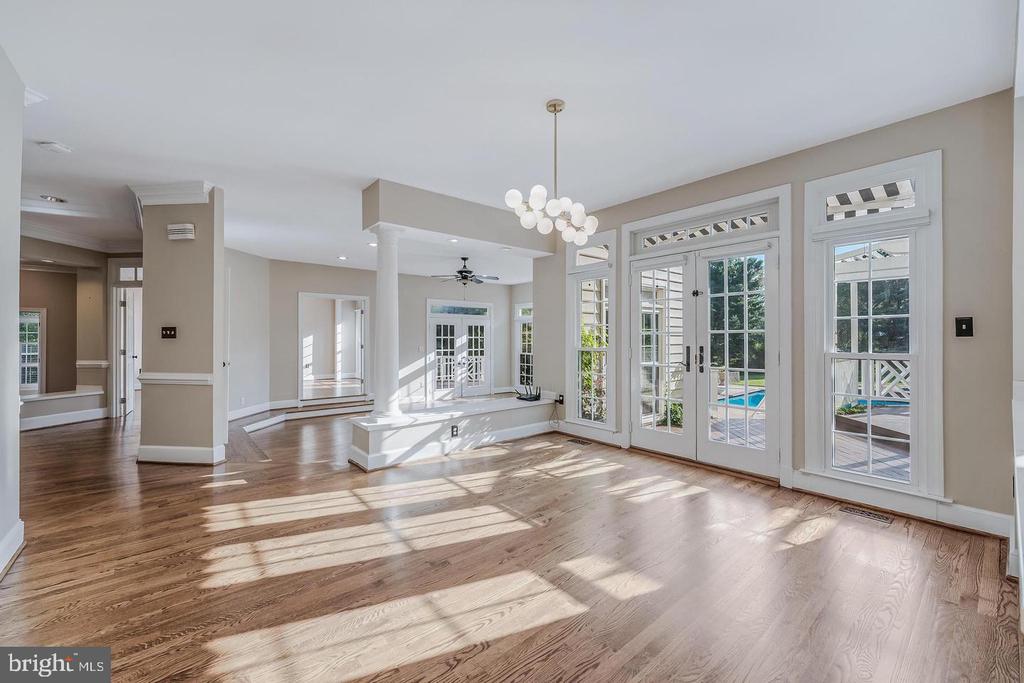 615 NALLS FARM WAY