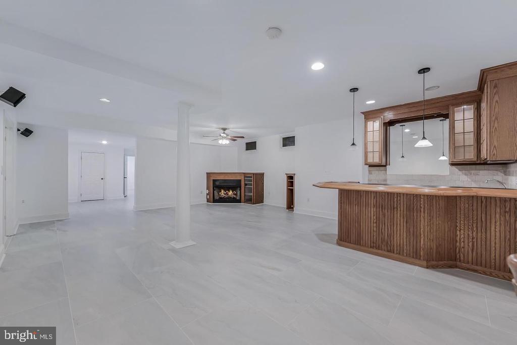 615 NALLS FARM WAY