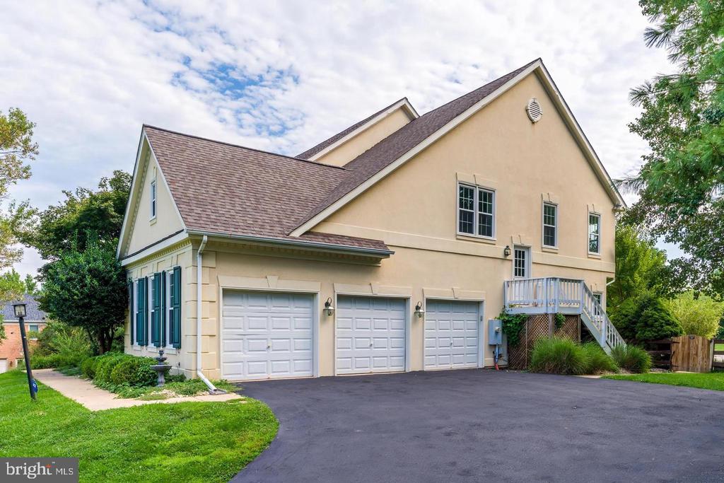 615 NALLS FARM WAY