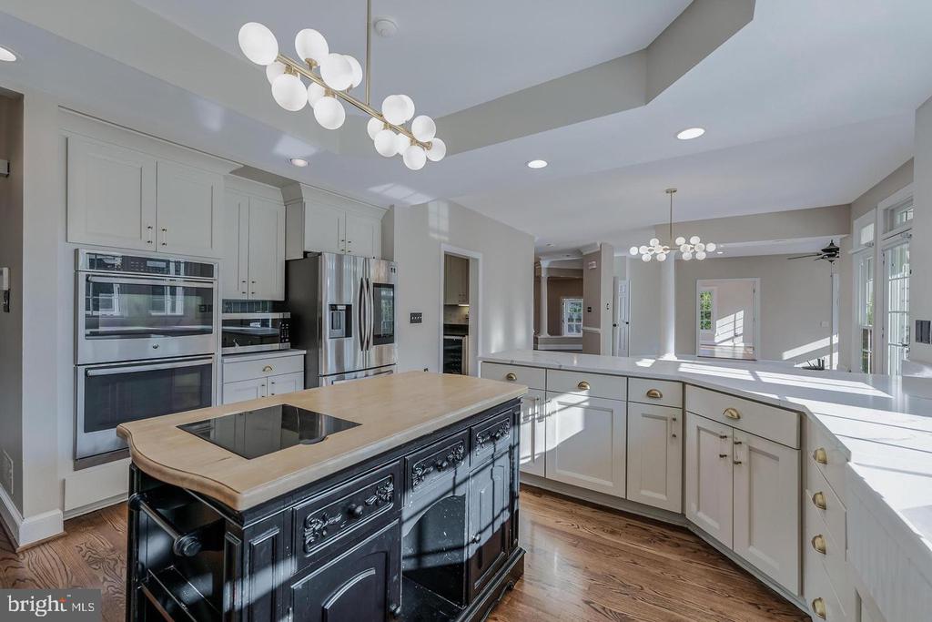 615 NALLS FARM WAY