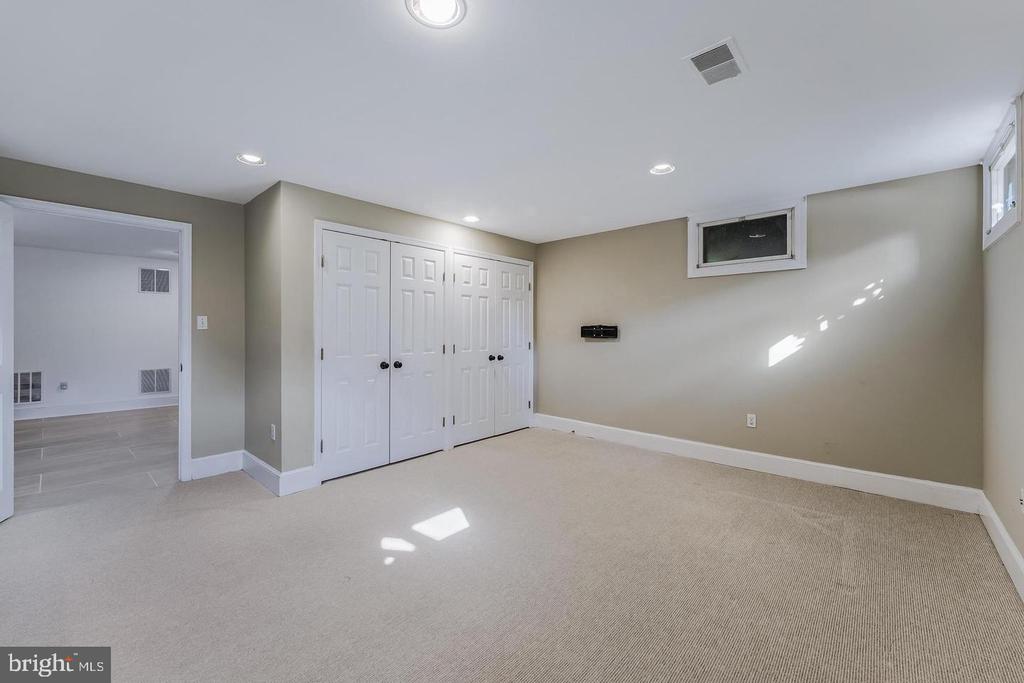 615 NALLS FARM WAY