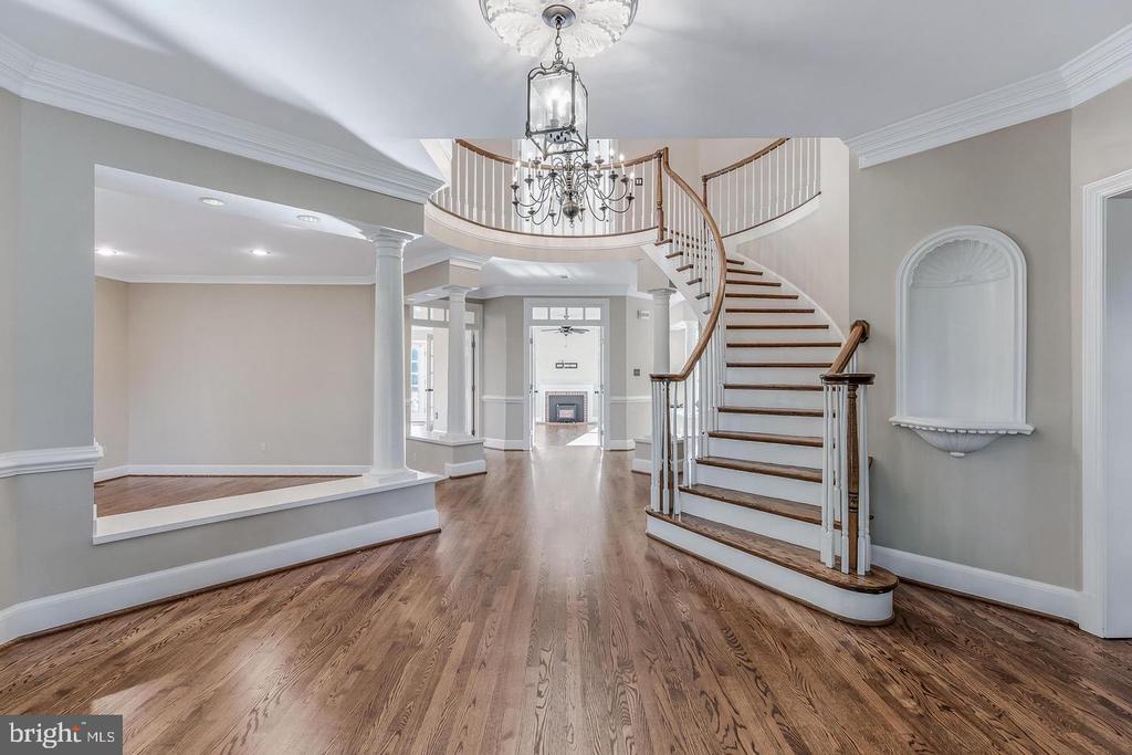 615 NALLS FARM WAY