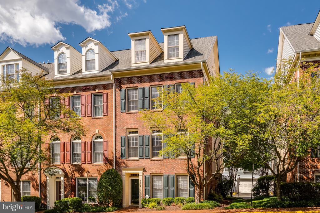 8892 ASHGROVE HOUSE LANE