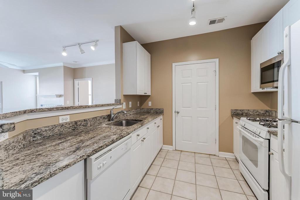 2791 CENTERBORO DRIVE Unit: 387