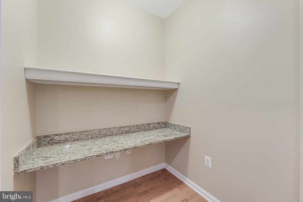 2791 CENTERBORO DRIVE Unit: 387