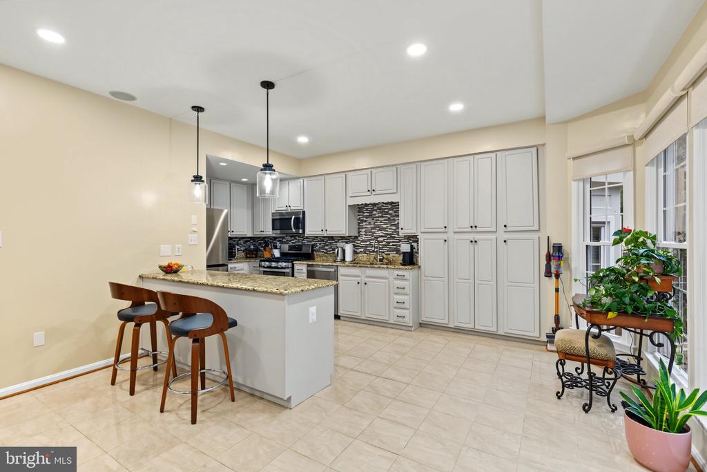 7111 TANWORTH DRIVE