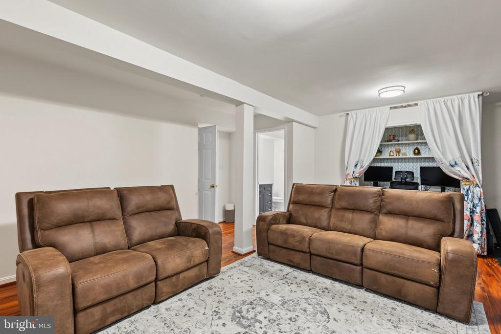 7111 TANWORTH DRIVE