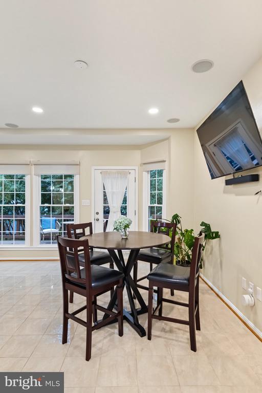 7111 TANWORTH DRIVE