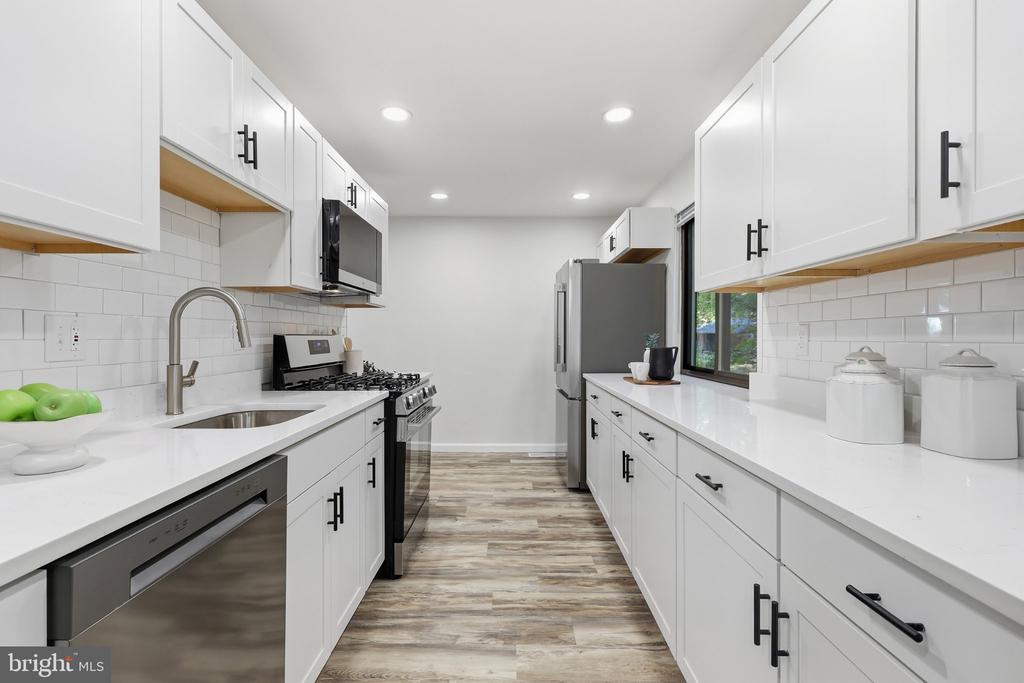 11586 RED LEAF COURT