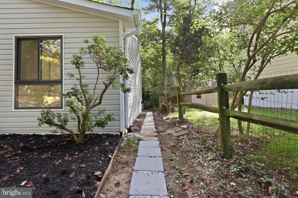 11586 RED LEAF COURT