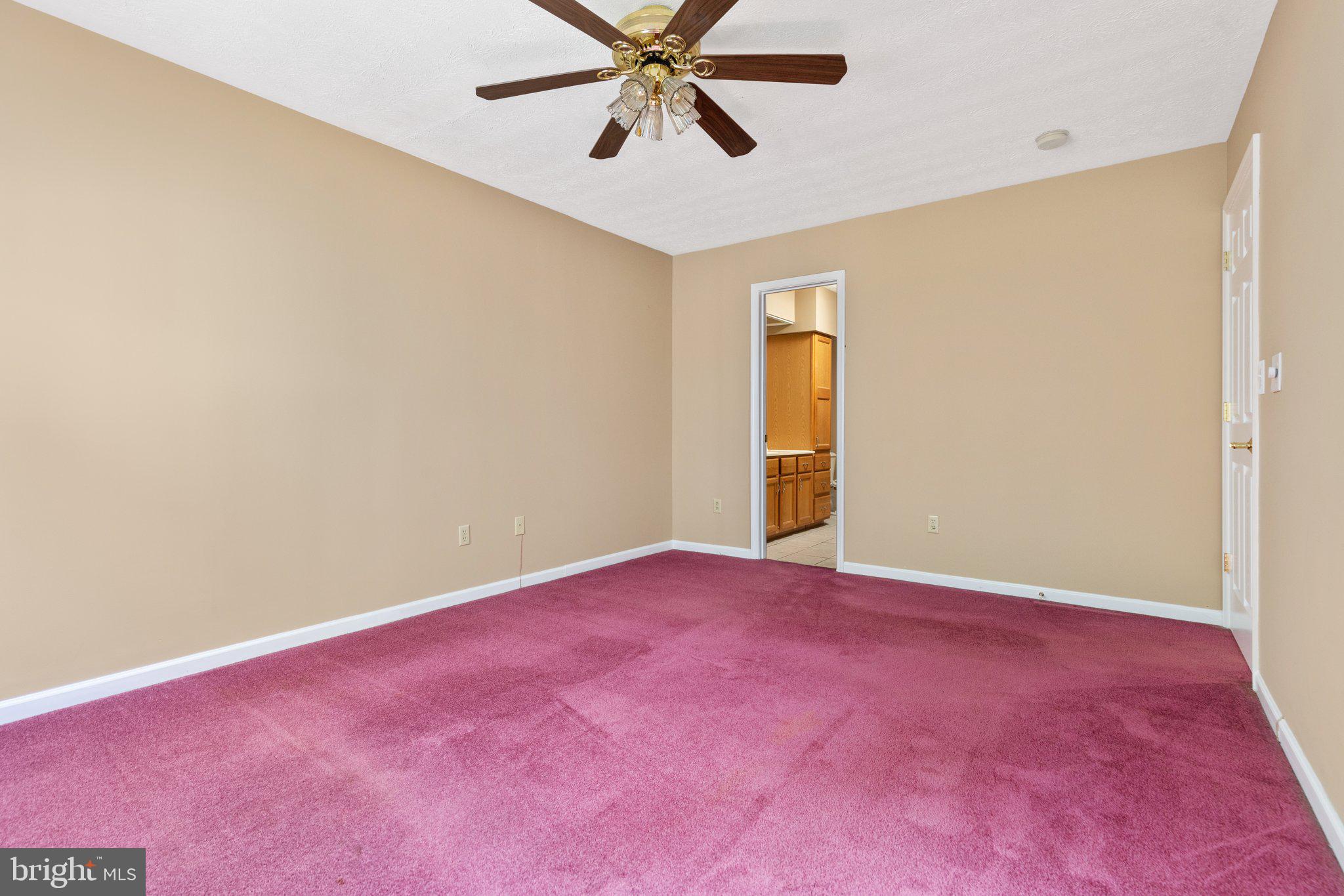 324 Emerald Dr