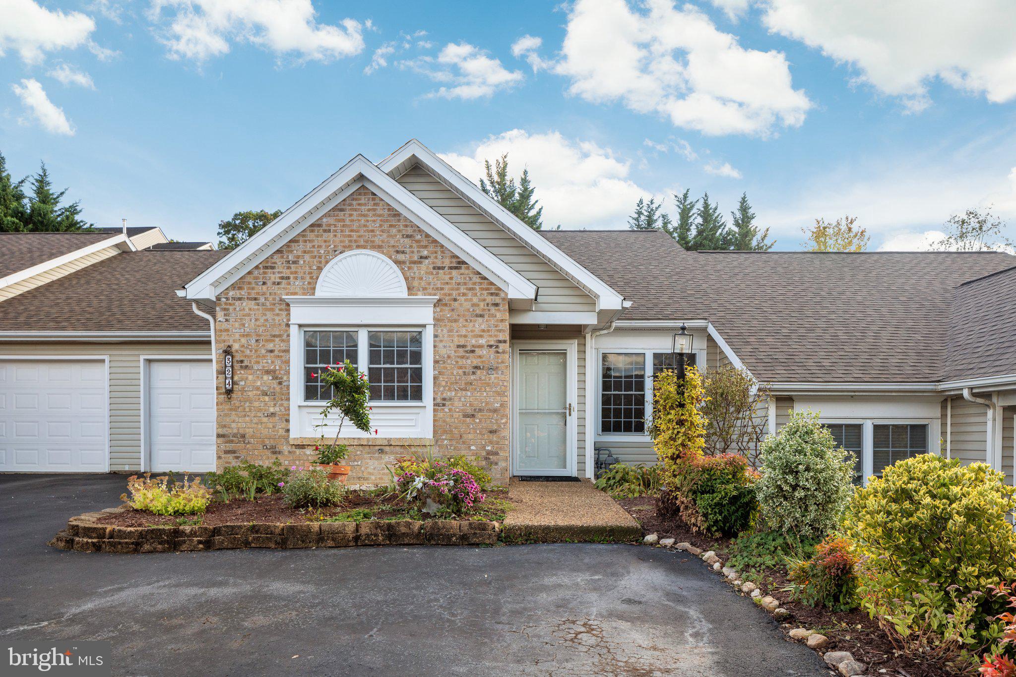 324 Emerald Dr