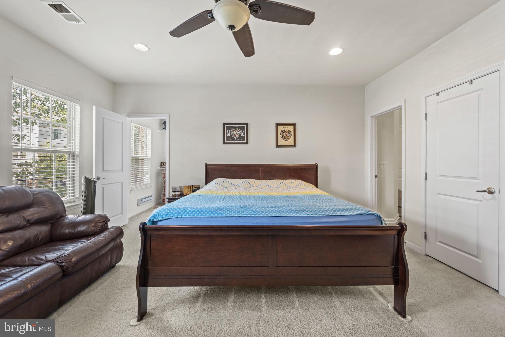 42115 Piebald Sq