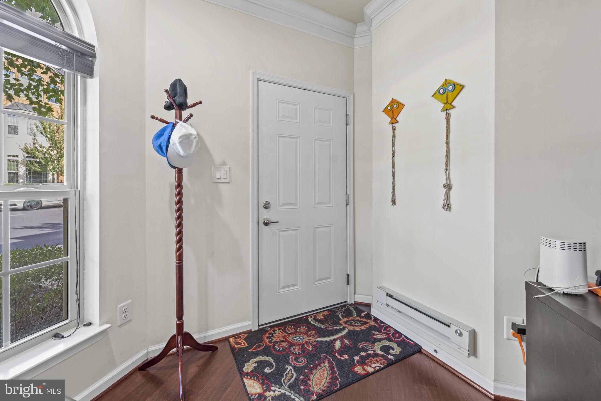 42115 Piebald Sq