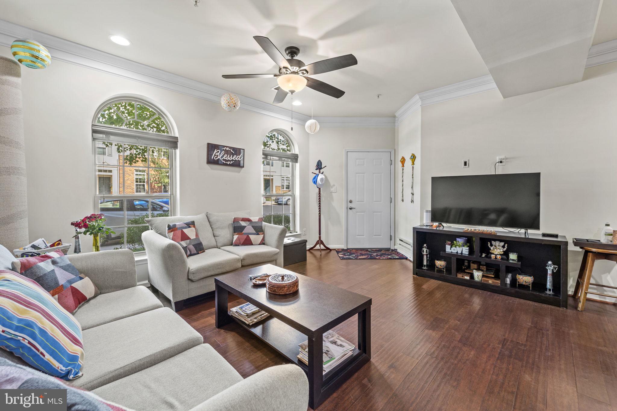 42115 Piebald Sq