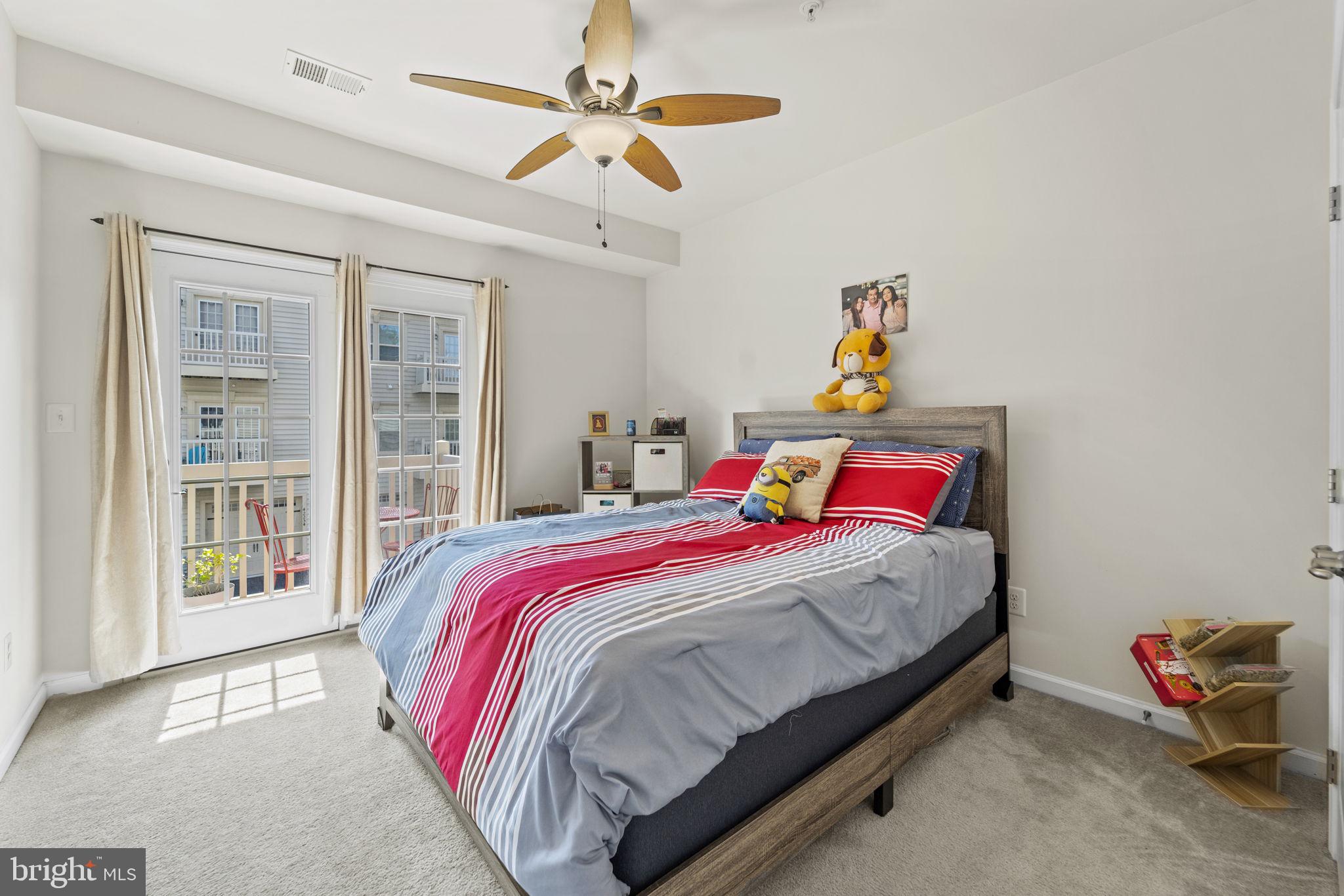 42115 Piebald Sq