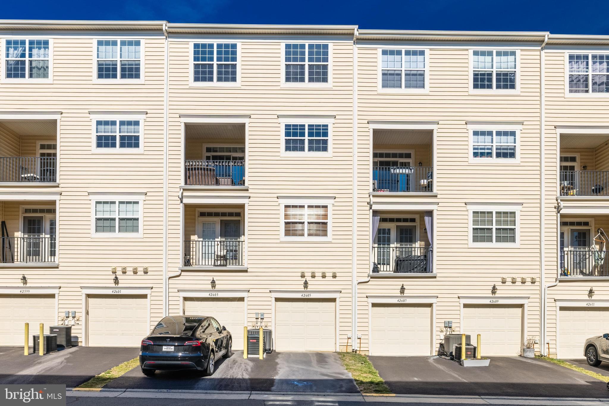 42605 HOLLYHOCK TERRACE