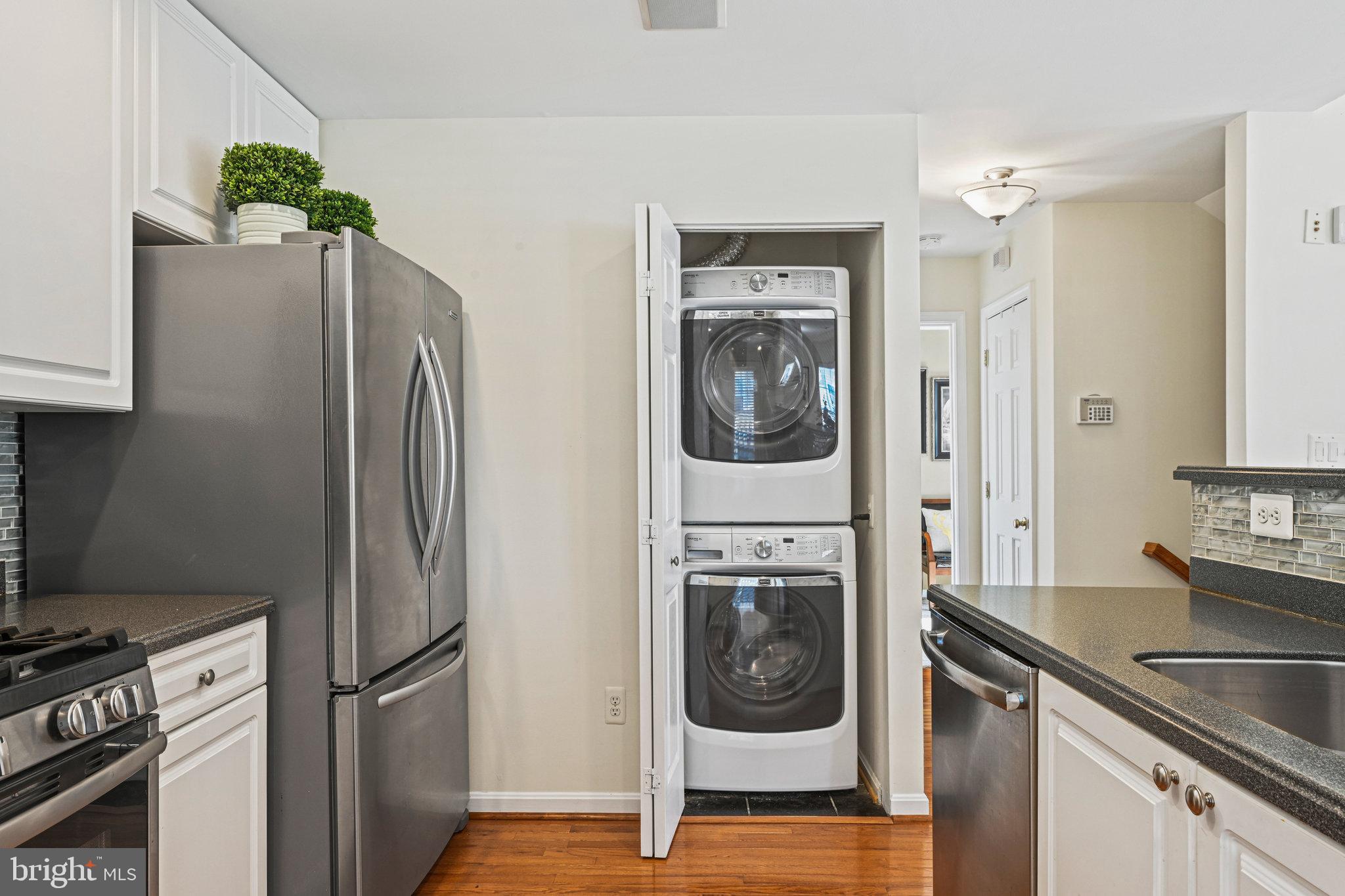 43372 Greyswallow Ter