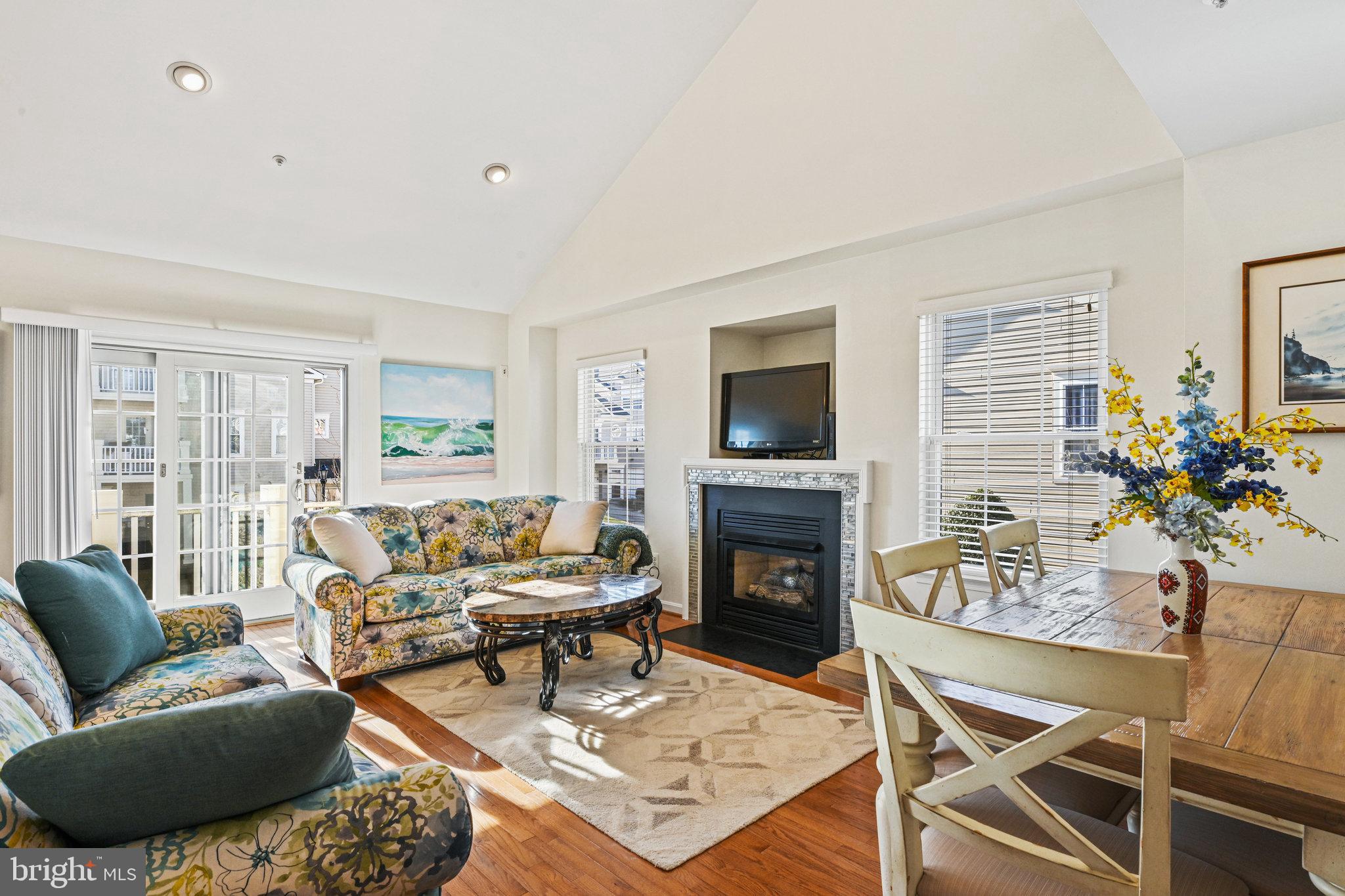 43372 Greyswallow Ter