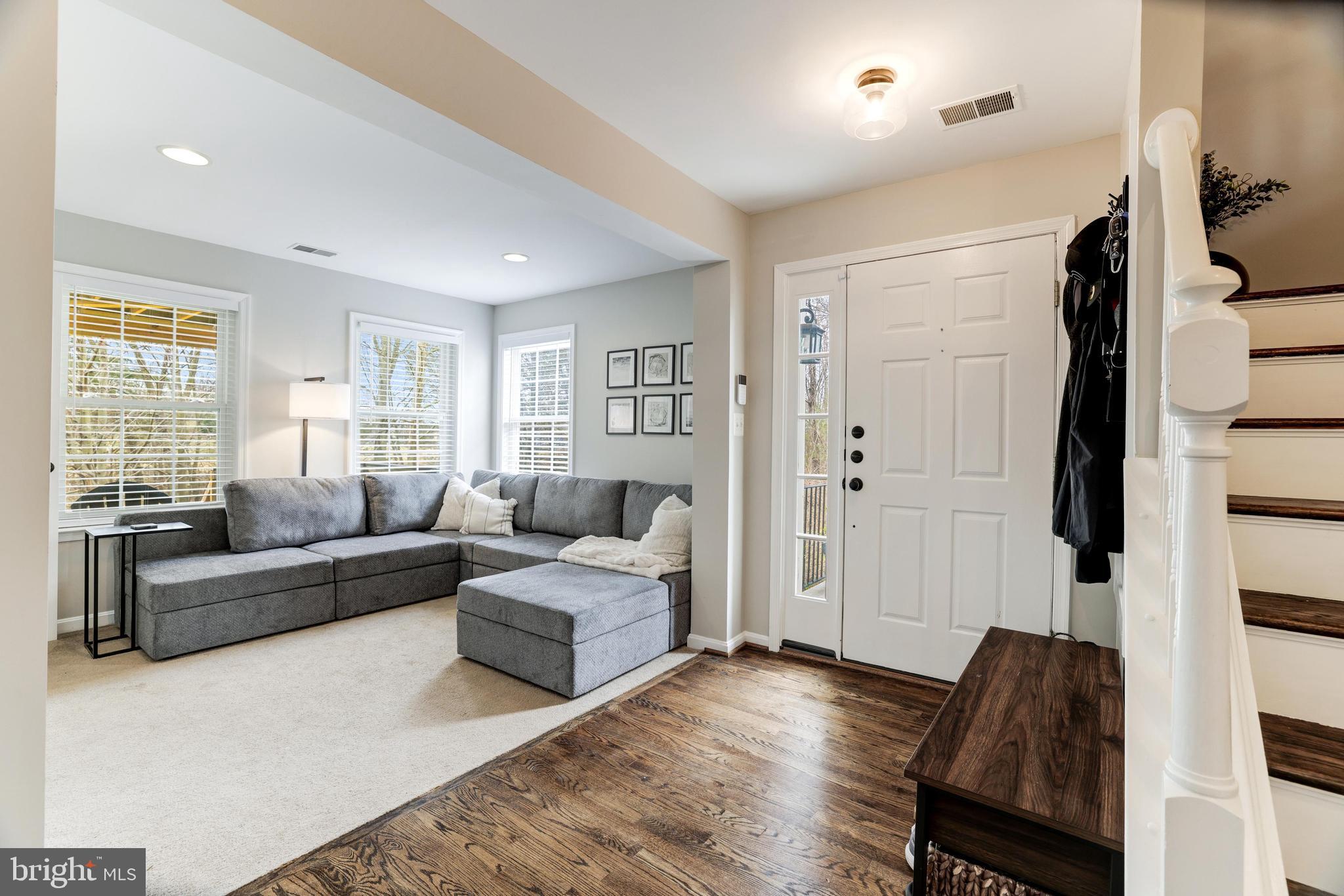 1190 Cambria Ter NE