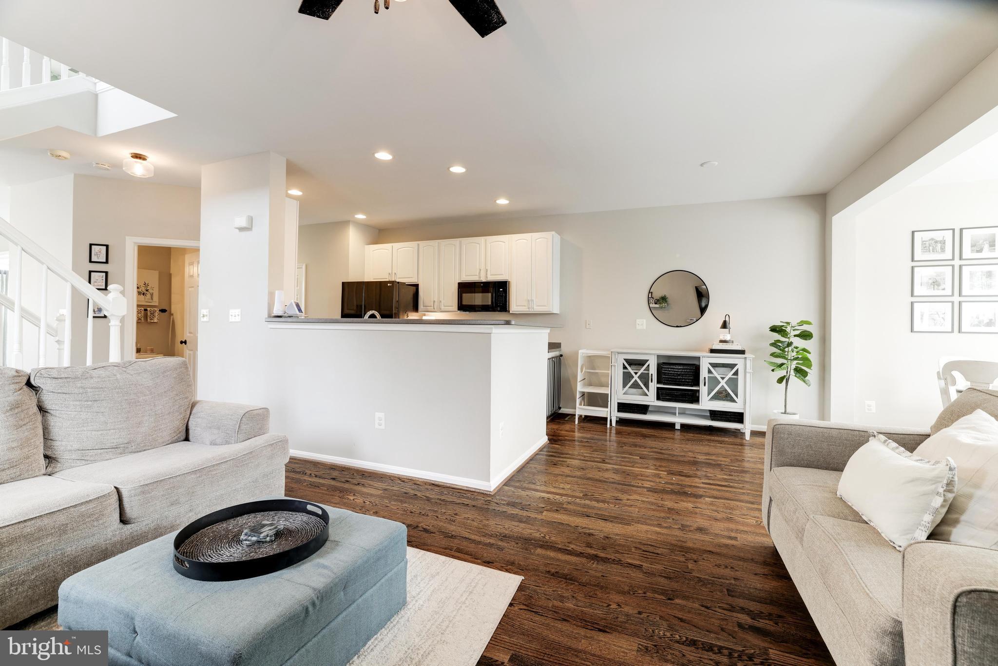 1190 Cambria Ter NE