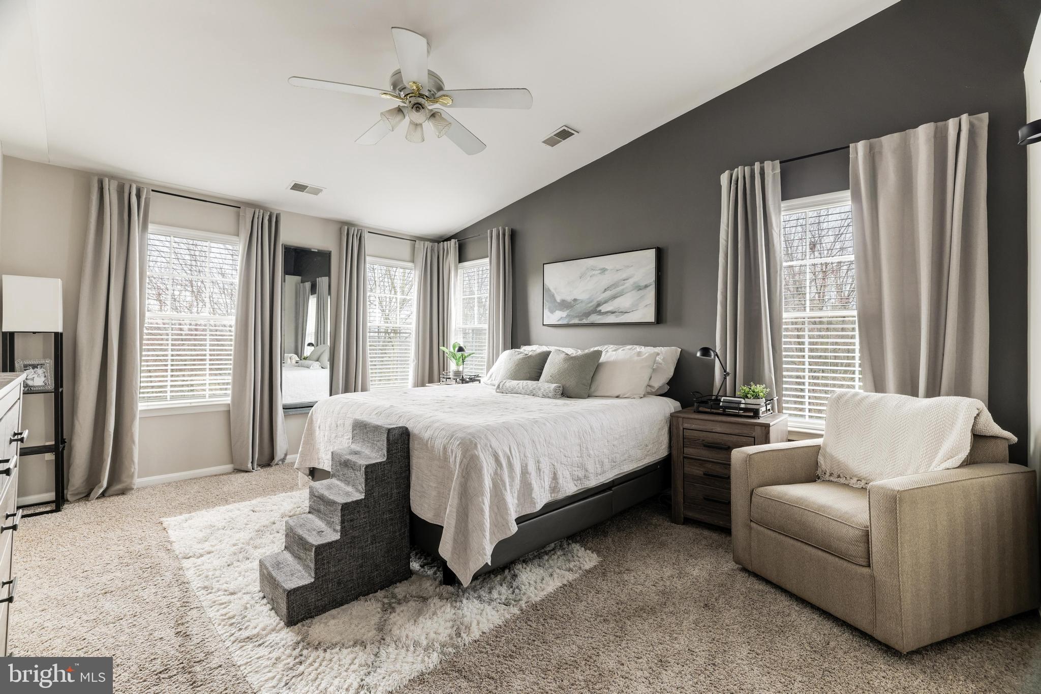 1190 Cambria Ter NE