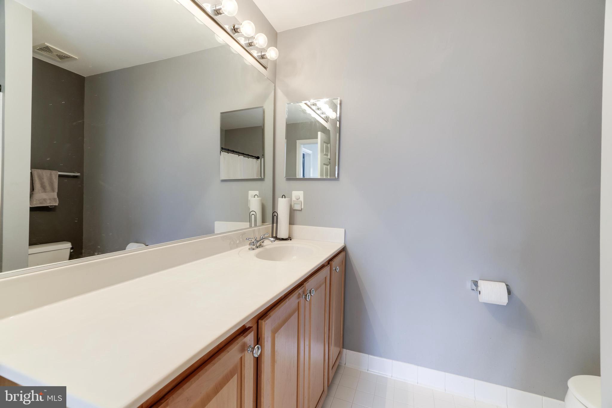 1190 Cambria Ter NE